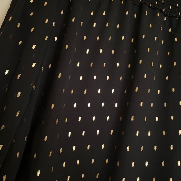 Flowy blouse from white house black market - Picture 2 of 4